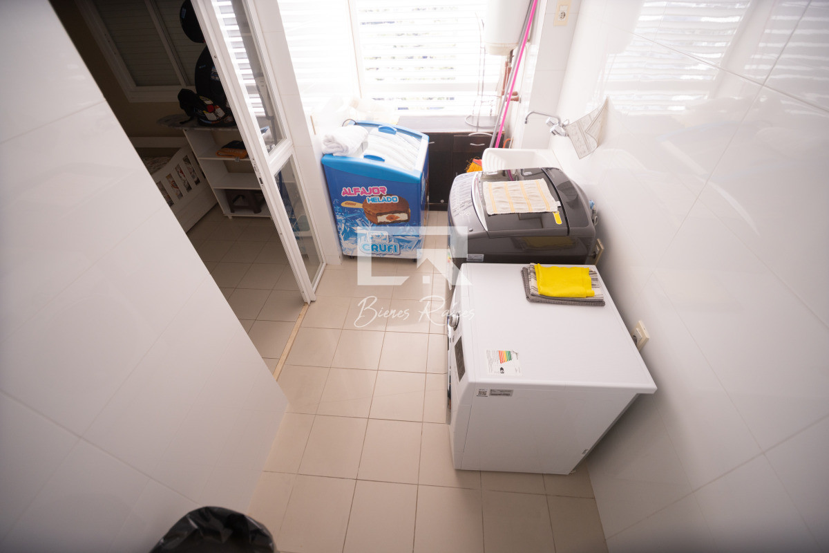 Apartamento ID.739 - Aquarela duplex  4 dormitorios en venta. Playa Mansa. Punta del Este