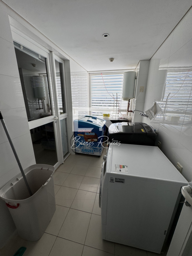 Apartamento ID.739 - Aquarela duplex  4 dormitorios en venta. Playa Mansa. Punta del Este