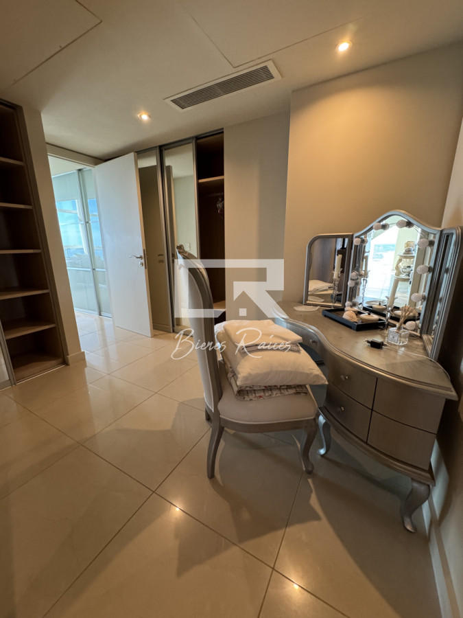 Apartamento ID.739 - Aquarela duplex  4 dormitorios en venta. Playa Mansa. Punta del Este