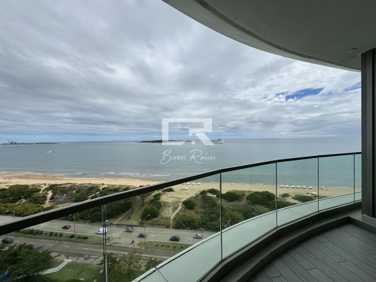 Apartamento ID.783 - Alquiler temporal en Fendi Punta del Este 4 dormitorios en suite.