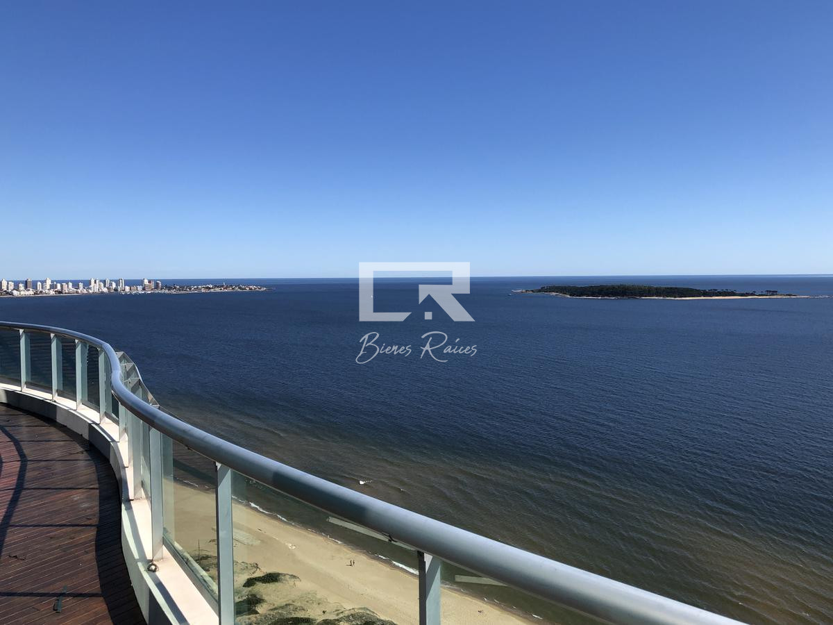 Apartamento ID.743 - Venta y alquiler anual exclusivo Pent House Aquarela  3 dormitorios y dep. 