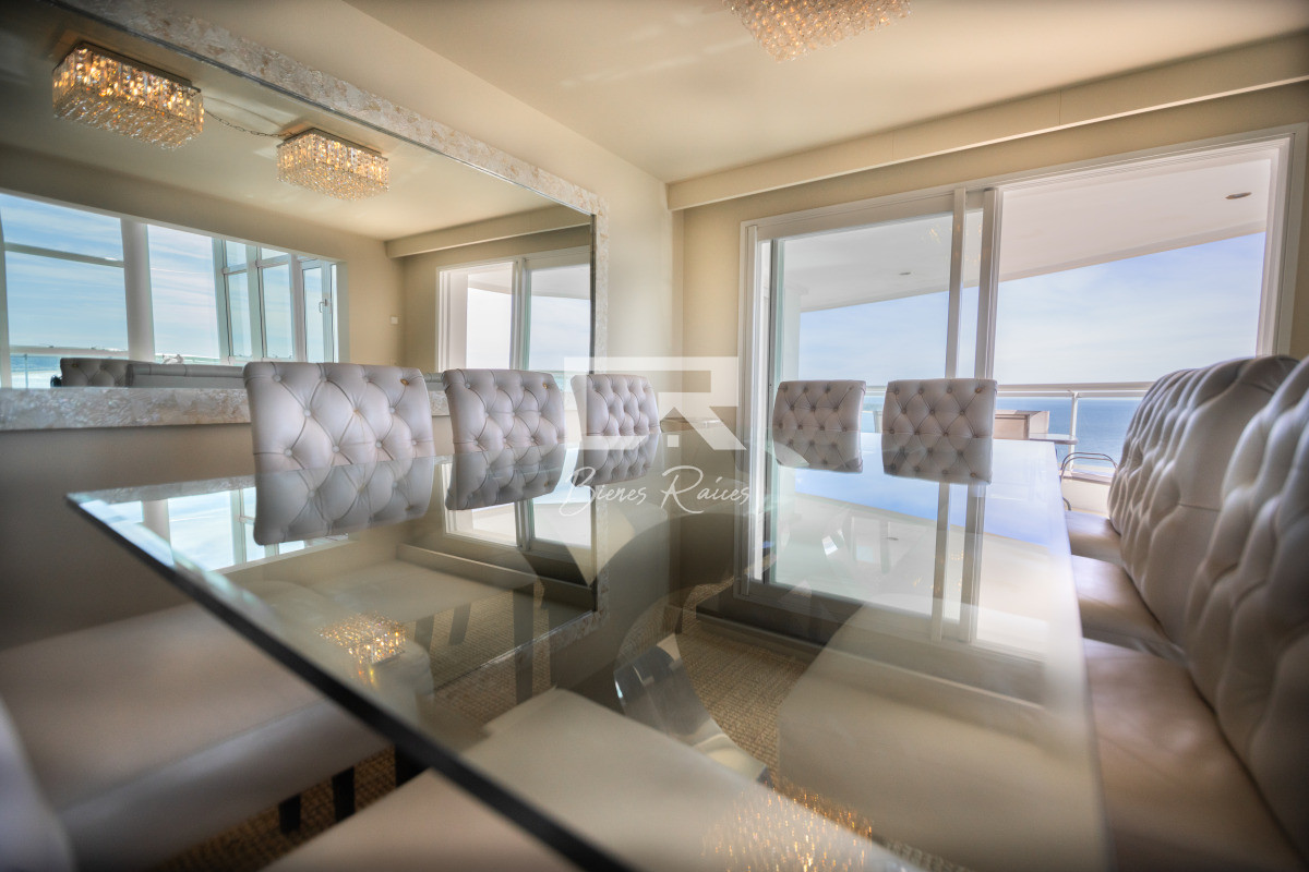 Apartamento ID.739 - Aquarela duplex  4 dormitorios en venta. Playa Mansa. Punta del Este