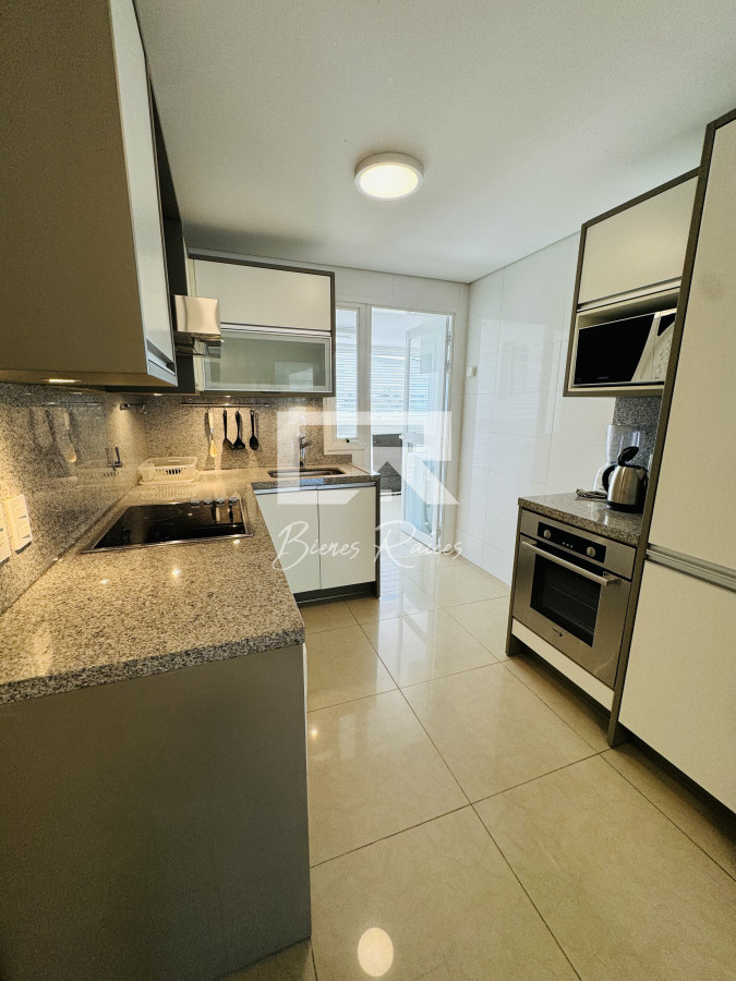 Apartamento ID.722 - En venta. Apartamento en Torre Aquarela. 2 Dormitorios y dep. de servicio. 