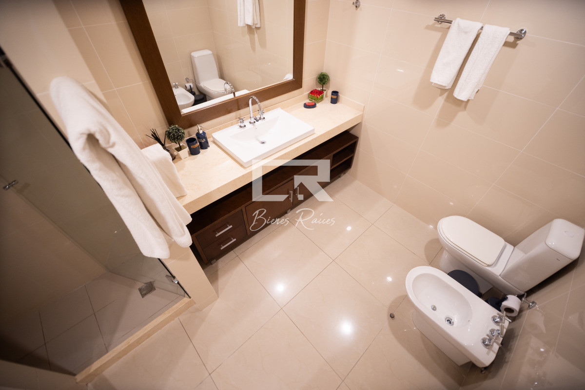 Apartamento ID.739 - Aquarela duplex  4 dormitorios en venta. Playa Mansa. Punta del Este