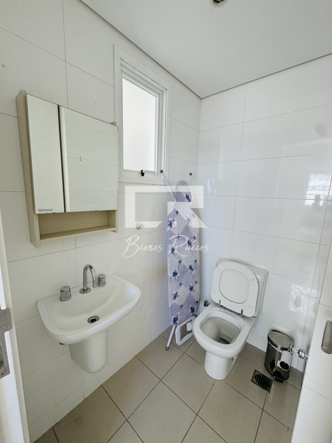 Apartamento ID.722 - En venta. Apartamento en Torre Aquarela. 2 Dormitorios y dep. de servicio. 