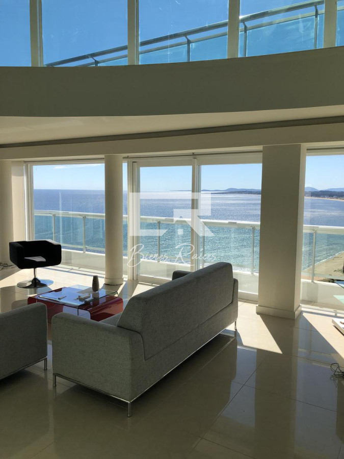 Apartamento ID.743 - Venta y alquiler anual exclusivo Pent House Aquarela  3 dormitorios y dep. 