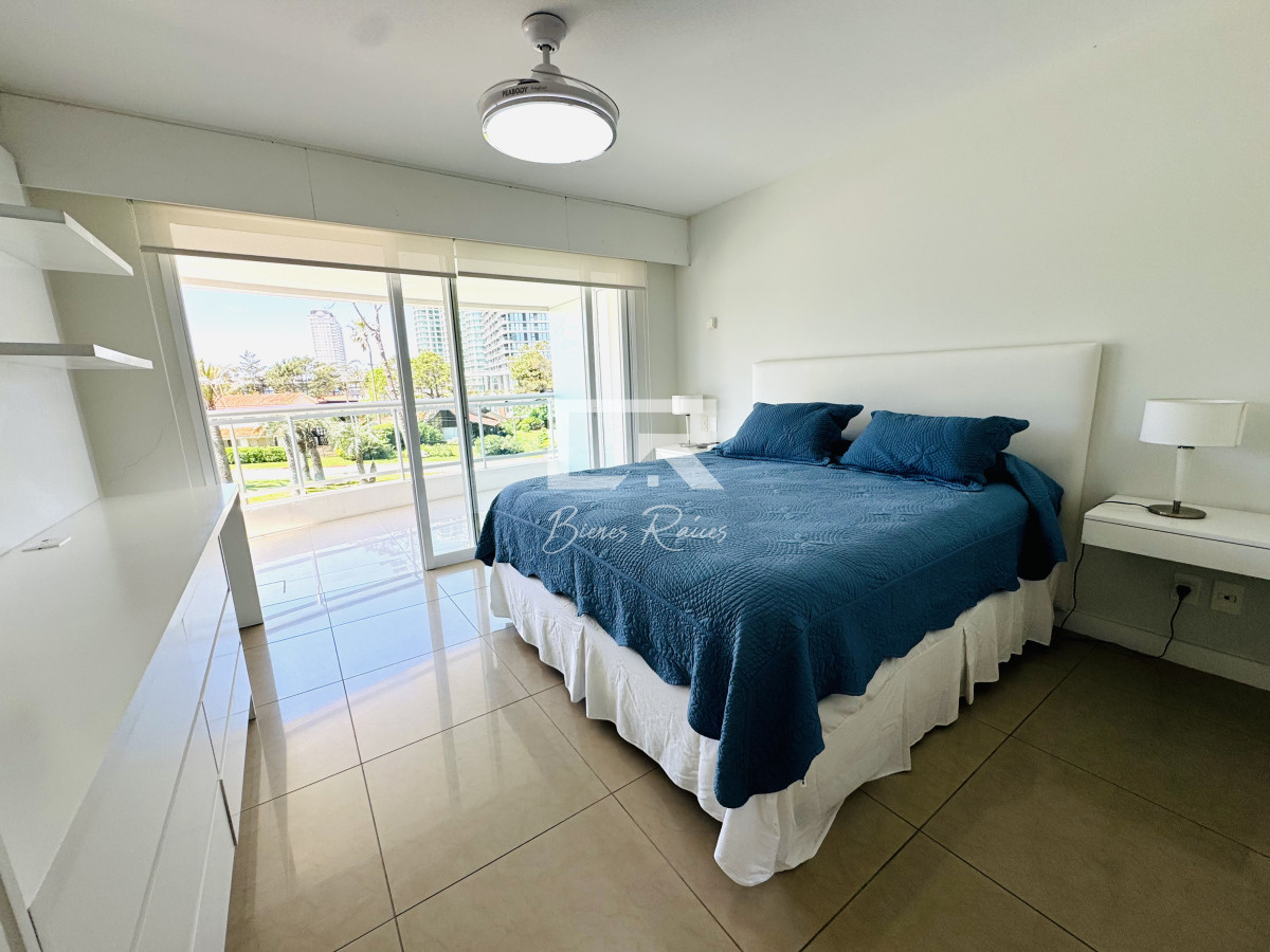 Apartamento ID.722 - En venta. Apartamento en Torre Aquarela. 2 Dormitorios y dep. de servicio. 