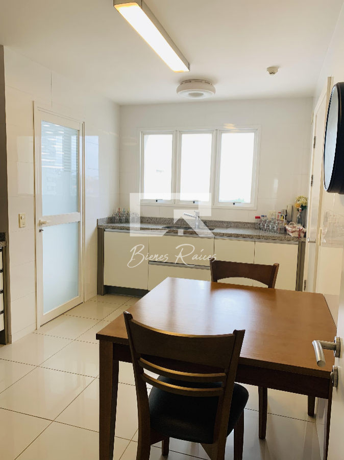 Apartamento ID.808 - Aquarela apartamento en venta de 4 dormitorios  Punta del Este Financia