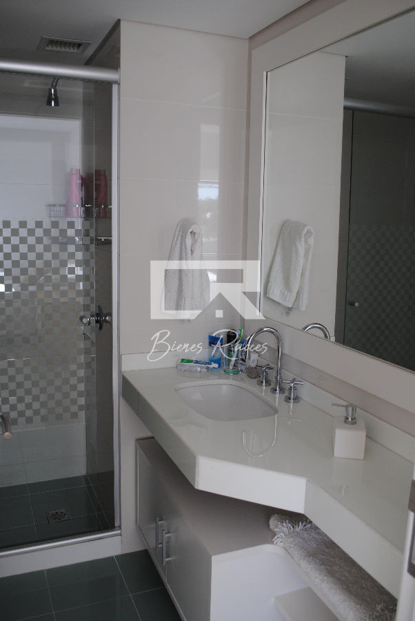 Apartamento ID.808 - Aquarela apartamento en venta de 4 dormitorios  Punta del Este Financia