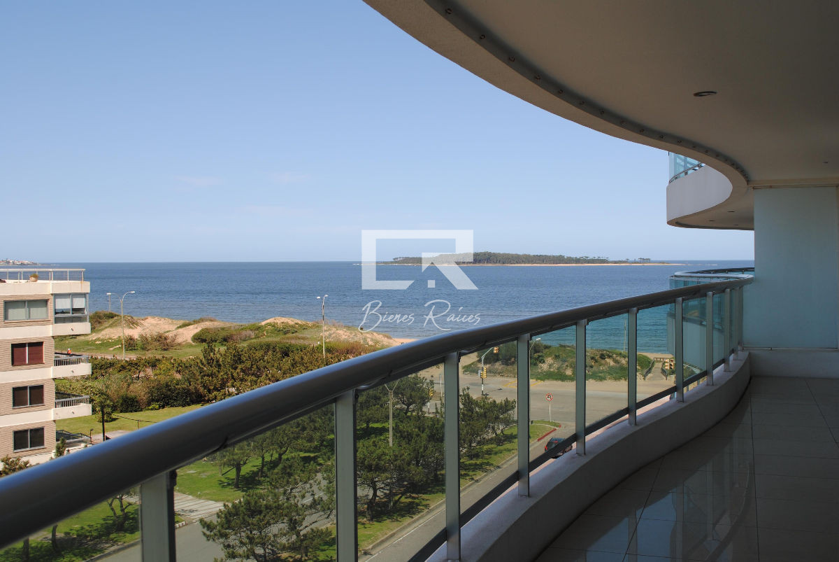Apartamento ID.808 - Aquarela apartamento en venta de 4 dormitorios  Punta del Este Financia