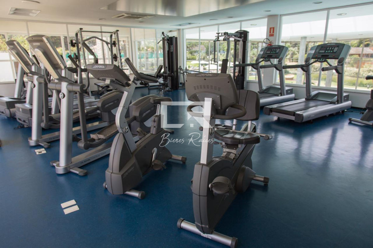Apartamento ID.808 - Aquarela apartamento en venta de 4 dormitorios  Punta del Este Financia