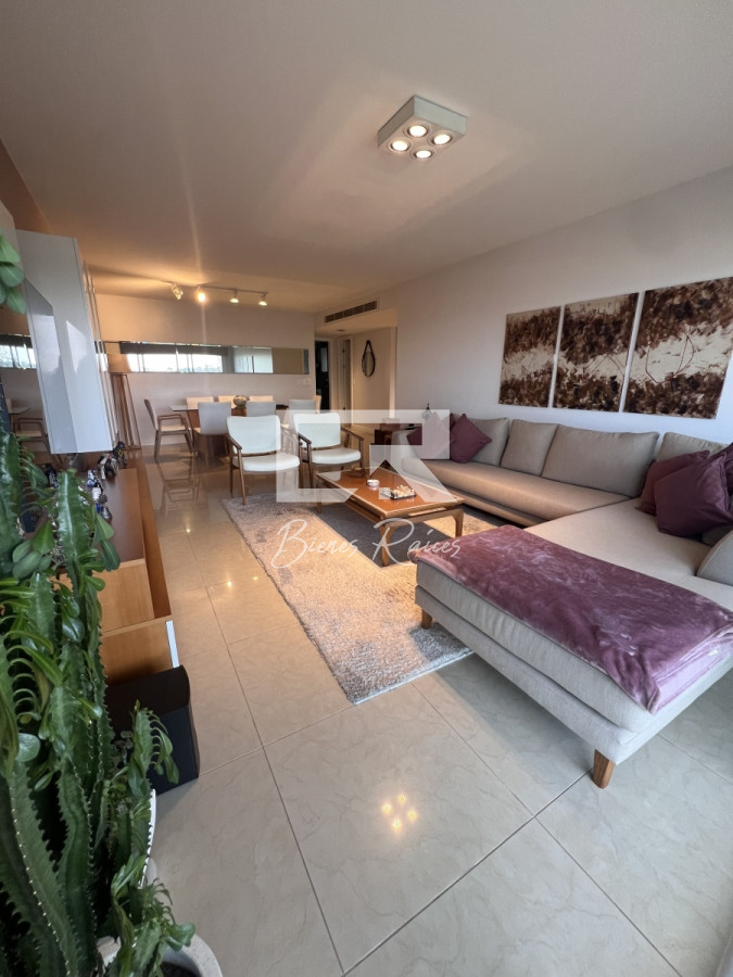 Apartamento ID.937 - Alquiler de verano Dos dormitorios y dep. de servicio. 