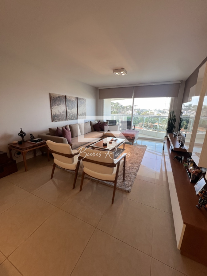 Apartamento ID.937 - Alquiler de verano Dos dormitorios y dep. de servicio. 