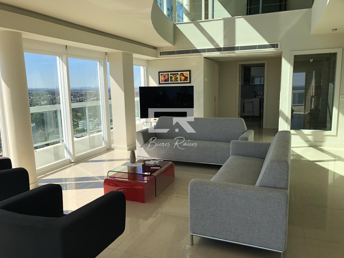 Apartamento ID.743 - Venta y alquiler anual exclusivo Pent House Aquarela  3 dormitorios y dep. 