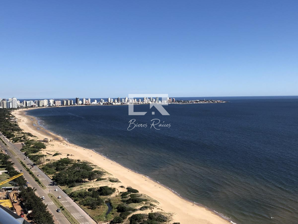 Apartamento ID.743 - Venta y alquiler anual exclusivo Pent House Aquarela  3 dormitorios y dep. 