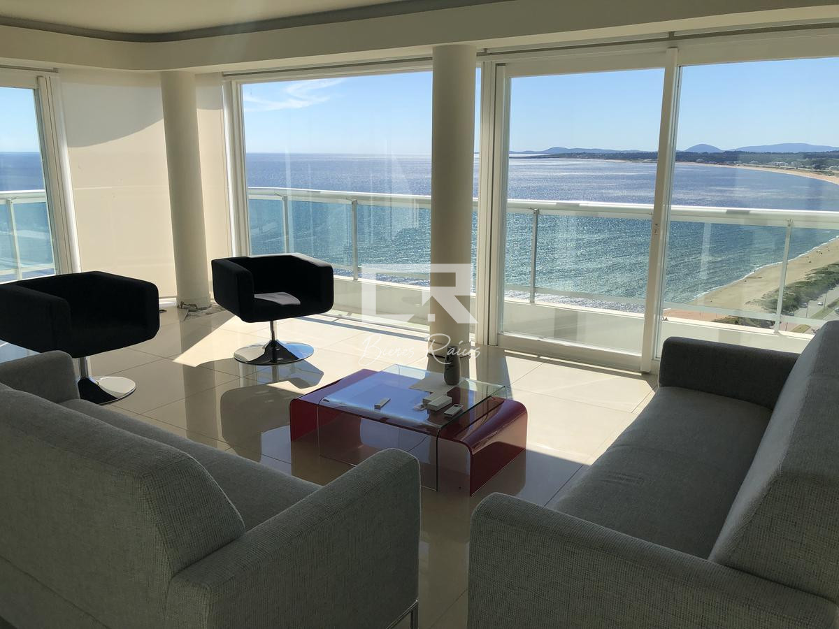 Apartamento ID.743 - Venta y alquiler anual exclusivo Pent House Aquarela  3 dormitorios y dep. 