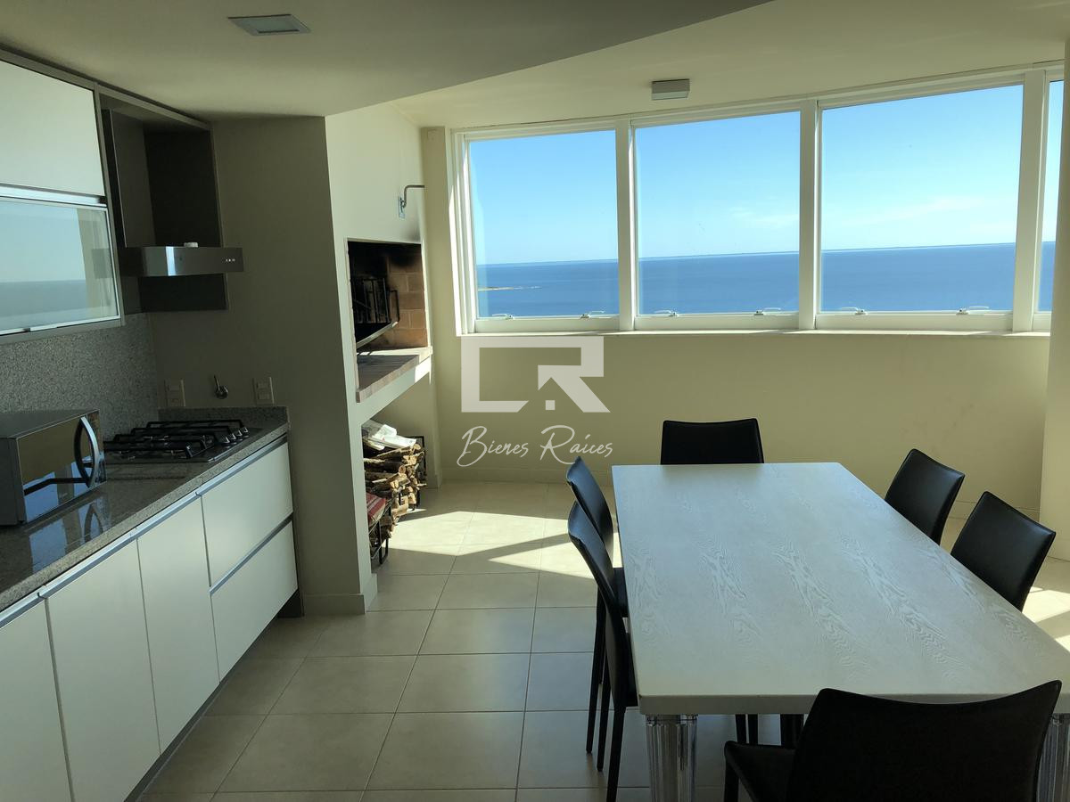 Apartamento ID.743 - Venta y alquiler anual exclusivo Pent House Aquarela  3 dormitorios y dep. 