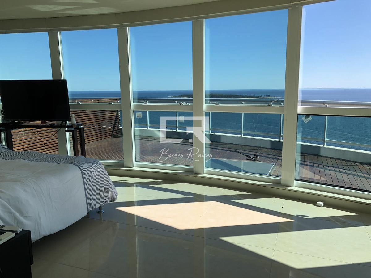 Apartamento ID.743 - Venta y alquiler anual exclusivo Pent House Aquarela  3 dormitorios y dep. 