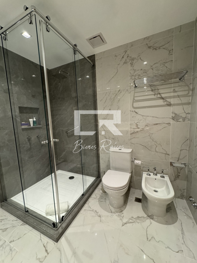 Apartamento ID.783 - Alquiler temporal en Fendi Punta del Este 4 dormitorios en suite.