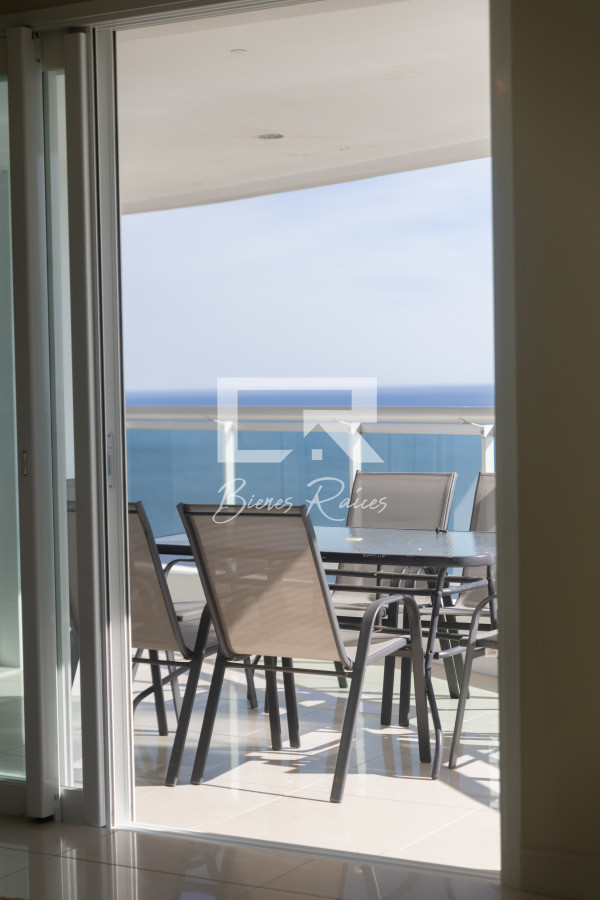 Apartamento ID.739 - Aquarela duplex  4 dormitorios en venta. Playa Mansa. Punta del Este