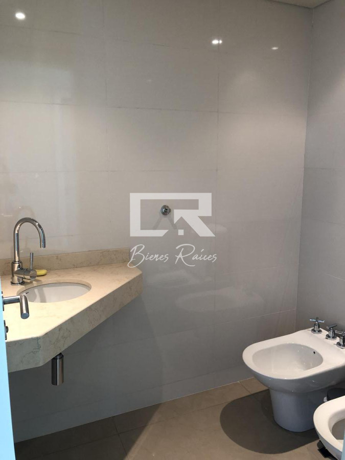 Apartamento ID.743 - Venta y alquiler anual exclusivo Pent House Aquarela  3 dormitorios y dep. 