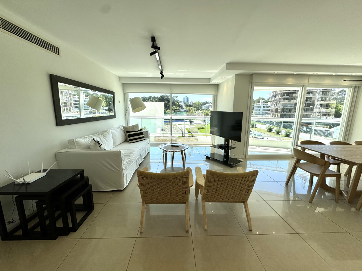 Apartamento ID.722 - En venta. Apartamento en Torre Aquarela. 2 Dormitorios y dep. de servicio. 