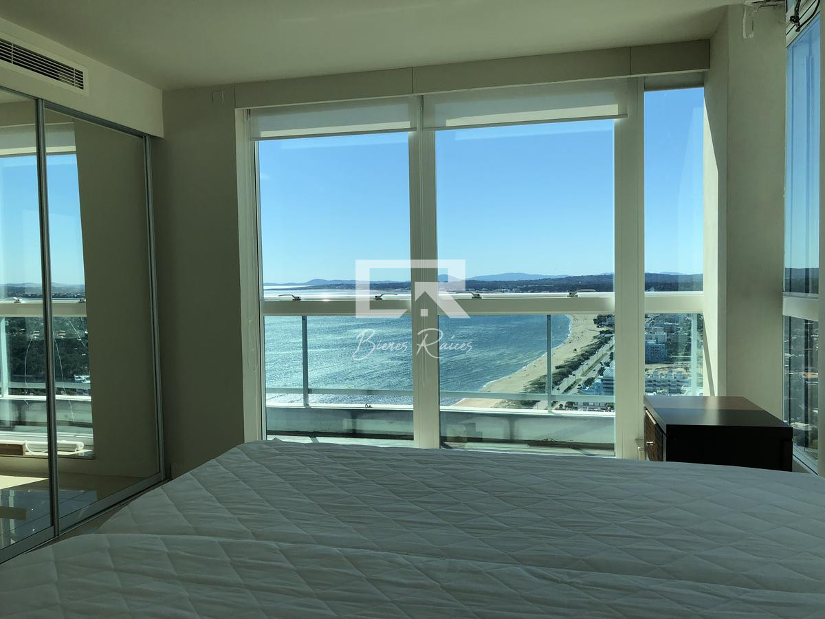 Apartamento ID.743 - Venta y alquiler anual exclusivo Pent House Aquarela  3 dormitorios y dep. 