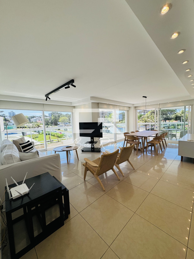 Apartamento ID.722 - En venta. Apartamento en Torre Aquarela. 2 Dormitorios y dep. de servicio. 