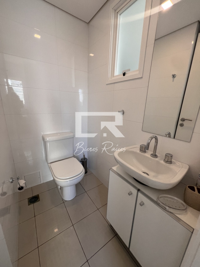 Apartamento ID.937 - Alquiler de verano Dos dormitorios y dep. de servicio. 