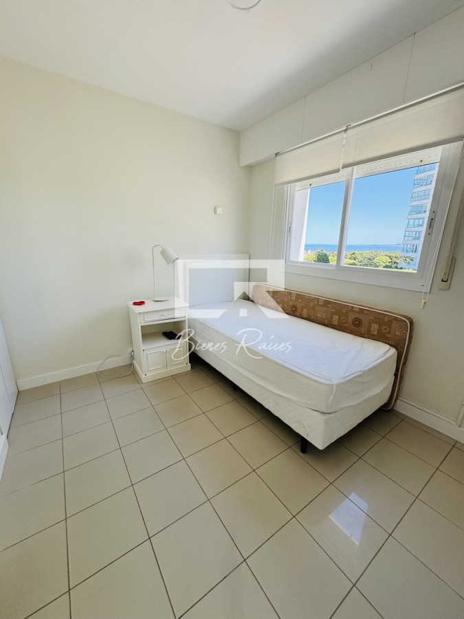 Apartamento ID.722 - En venta. Apartamento en Torre Aquarela. 2 Dormitorios y dep. de servicio. 