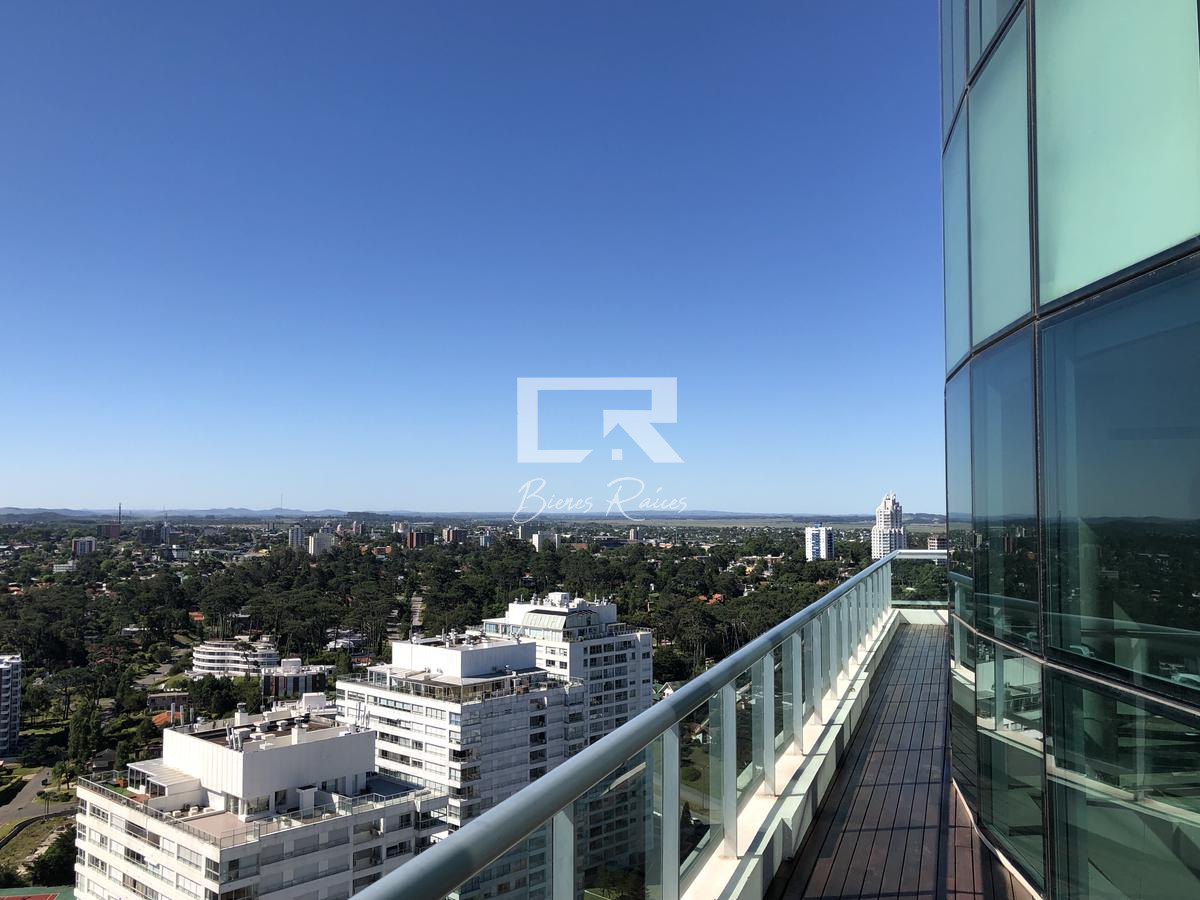 Apartamento ID.743 - Venta y alquiler anual exclusivo Pent House Aquarela  3 dormitorios y dep. 