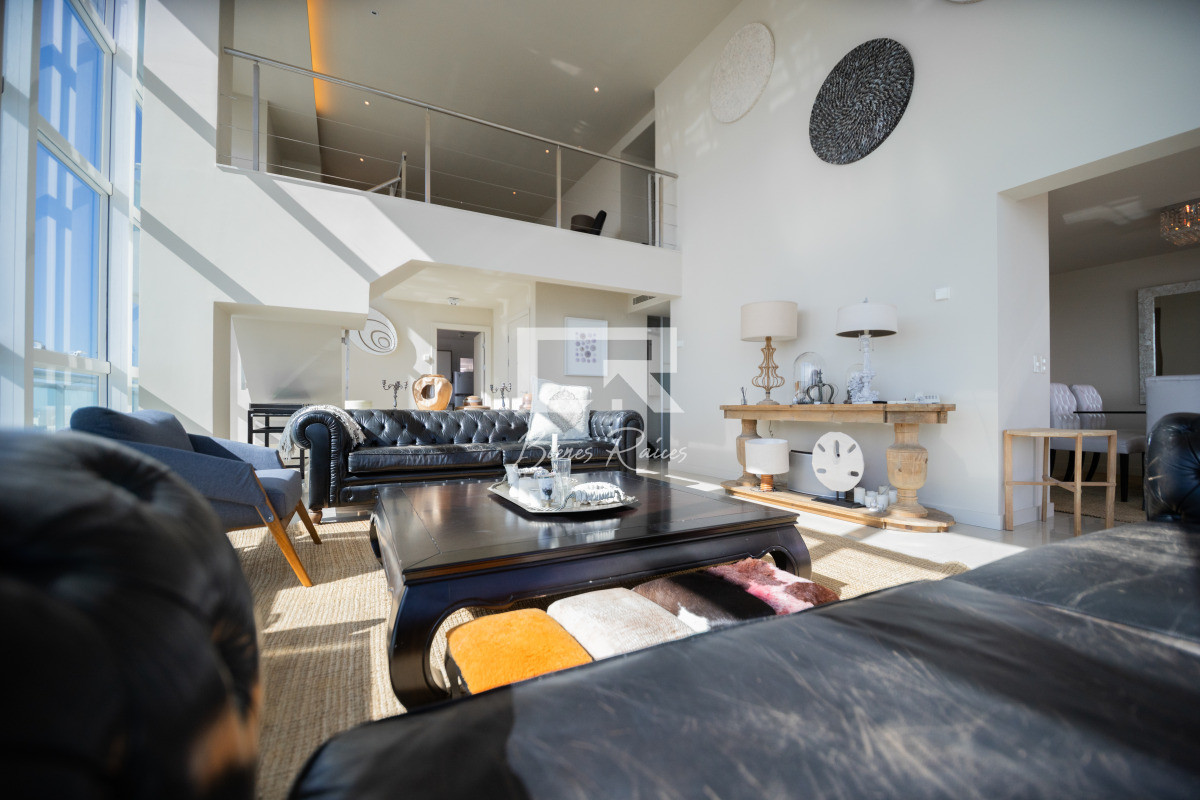 Apartamento ID.739 - Aquarela duplex  4 dormitorios en venta. Playa Mansa. Punta del Este