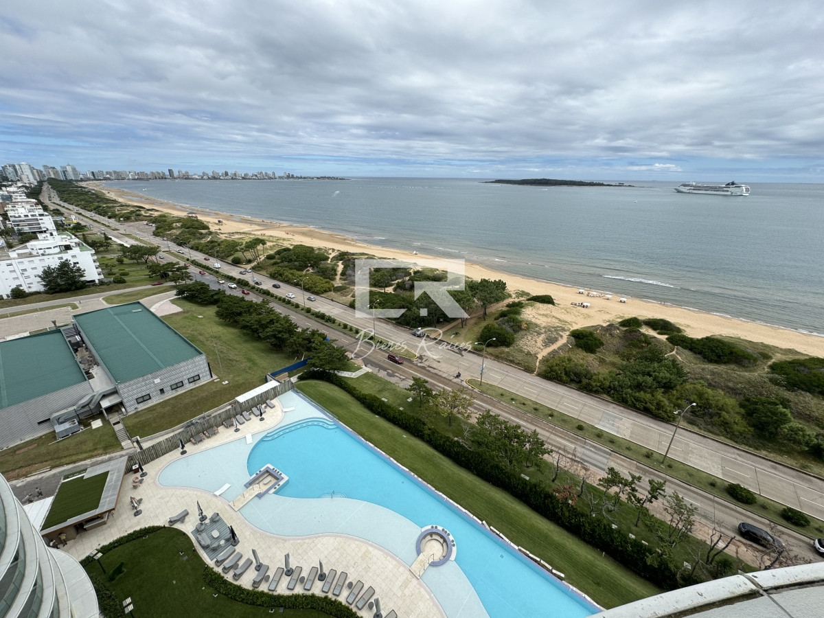 Apartamento ID.783 - Alquiler temporal en Fendi Punta del Este 4 dormitorios en suite.