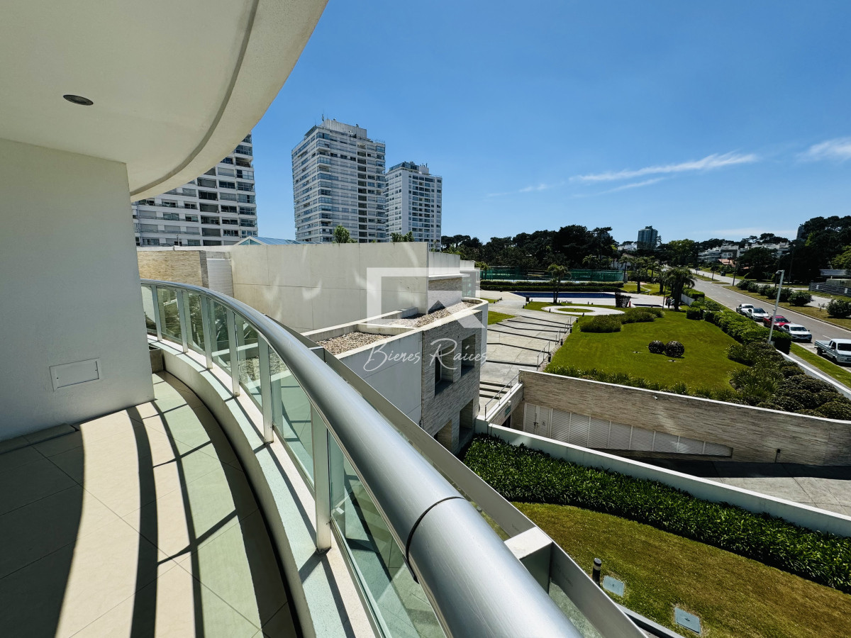 Apartamento ID.722 - En venta. Apartamento en Torre Aquarela. 2 Dormitorios y dep. de servicio. 