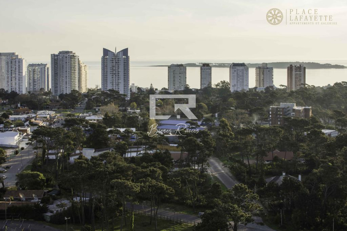 Apartamento ID.813 - Apartamento de 2 dormitorios con servicio de playa. Place Lafayette Playa mansa Punta del Este.