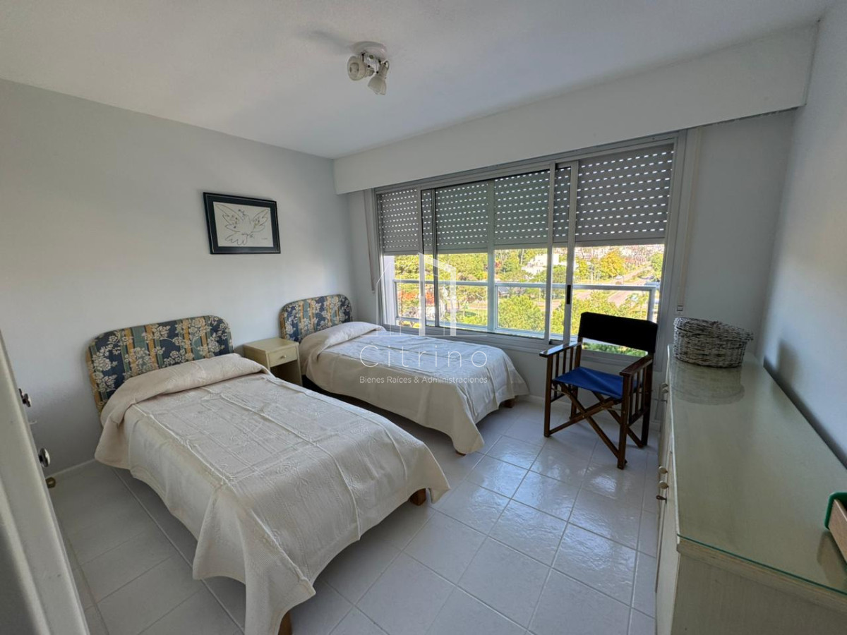 Apartamento ID.1610 - Apartamento 3 dormitorios en alquiler. Punta del este.