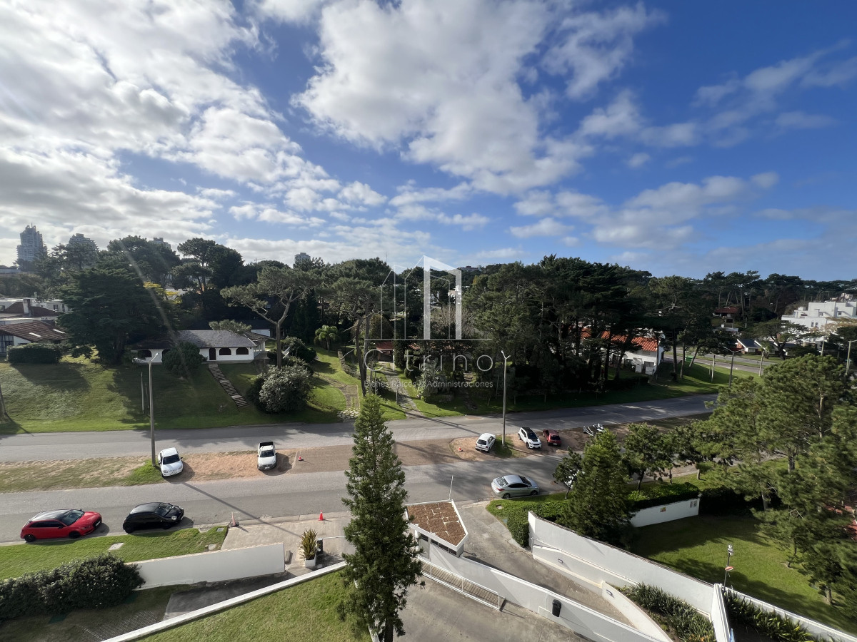 Apartamento ID.1610 - Apartamento 3 dormitorios en alquiler. Punta del este.