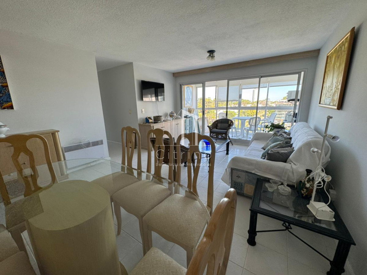 Apartamento ID.1610 - Apartamento 3 dormitorios en alquiler. Punta del este.