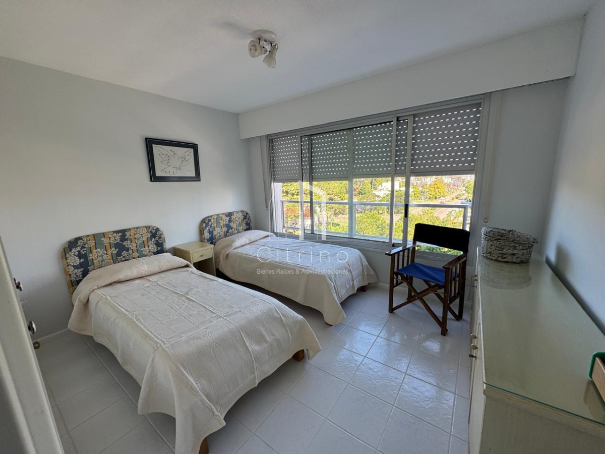 Apartamento ID.1610 - Apartamento 3 dormitorios en alquiler. Punta del este.