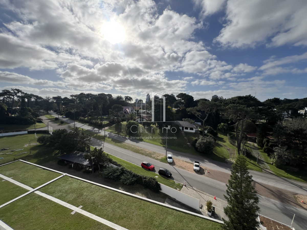 Apartamento ID.1610 - Apartamento 3 dormitorios en alquiler. Punta del este.