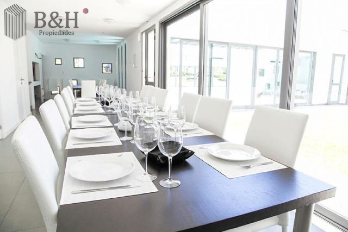 Apartamento ID.7132 - Apartamento en venta 2 dormitorios Playa Brava. Chronos. Punta del Este