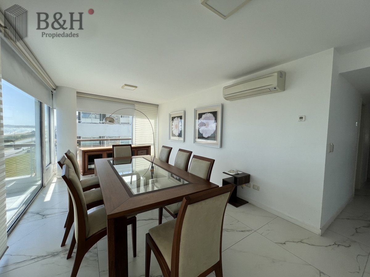 Apartamento ID.1750 - Hermoso apartamento en , venta y alquiler temporal  4 dormitorios. Playa mansa. 