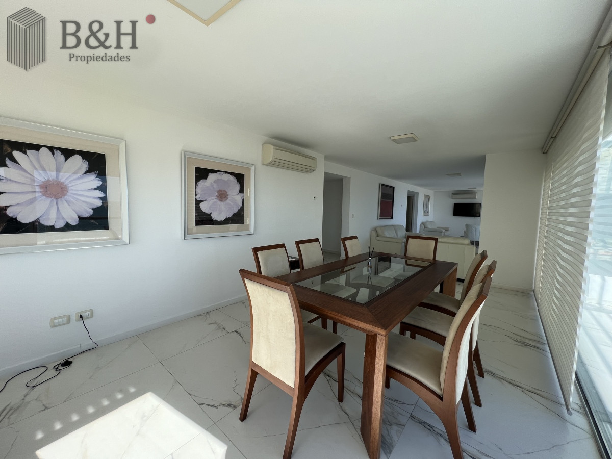 Apartamento ID.1750 - Hermoso apartamento en , venta y alquiler temporal  4 dormitorios. Playa mansa. 