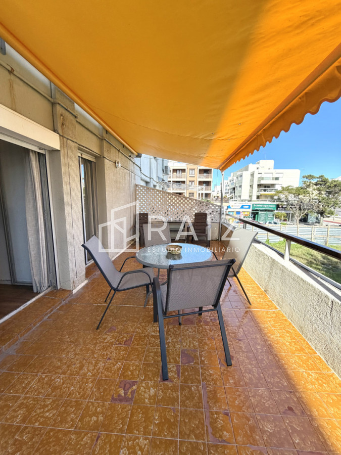 Apartamento ID.12110 - Un dormitorio en venta con gran terraza en Peninsula. 
