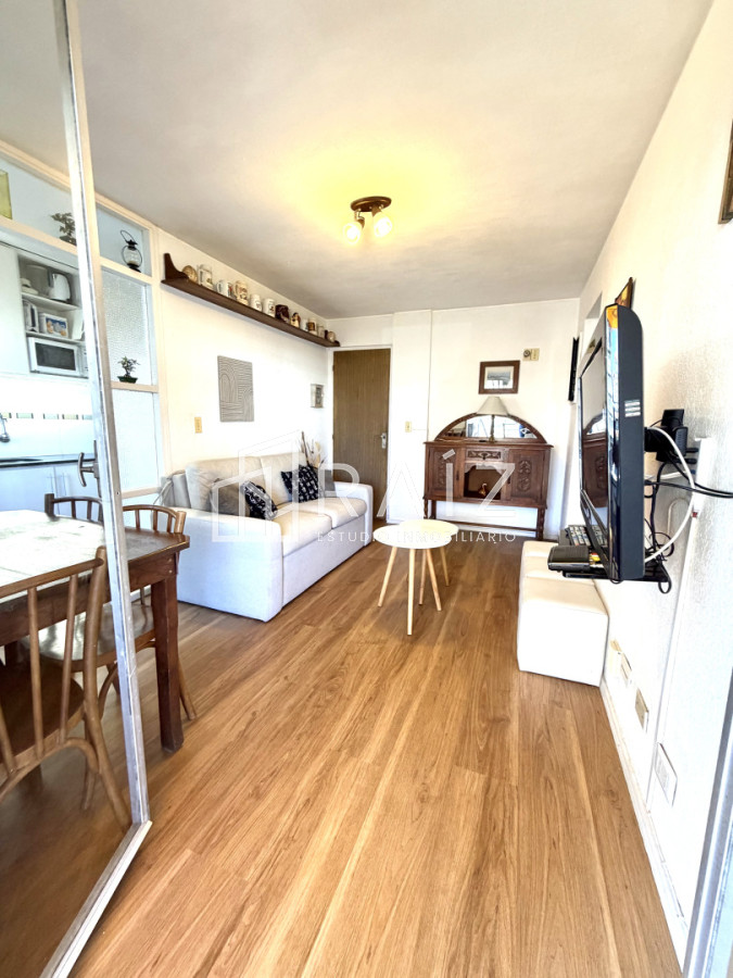 Apartamento ID.12110 - Un dormitorio en venta con gran terraza en Peninsula. 