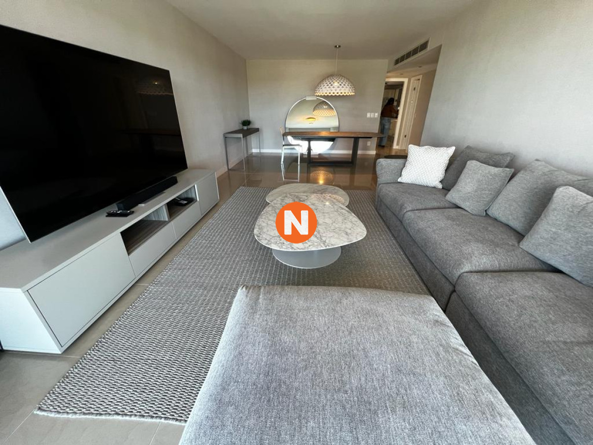 Apartamento Ref.220543 - ALQUILER ANUAL DE APARTAMENTO DE 2 DORMITORIOS Y SERVICIO PUNTA DEL ESTE