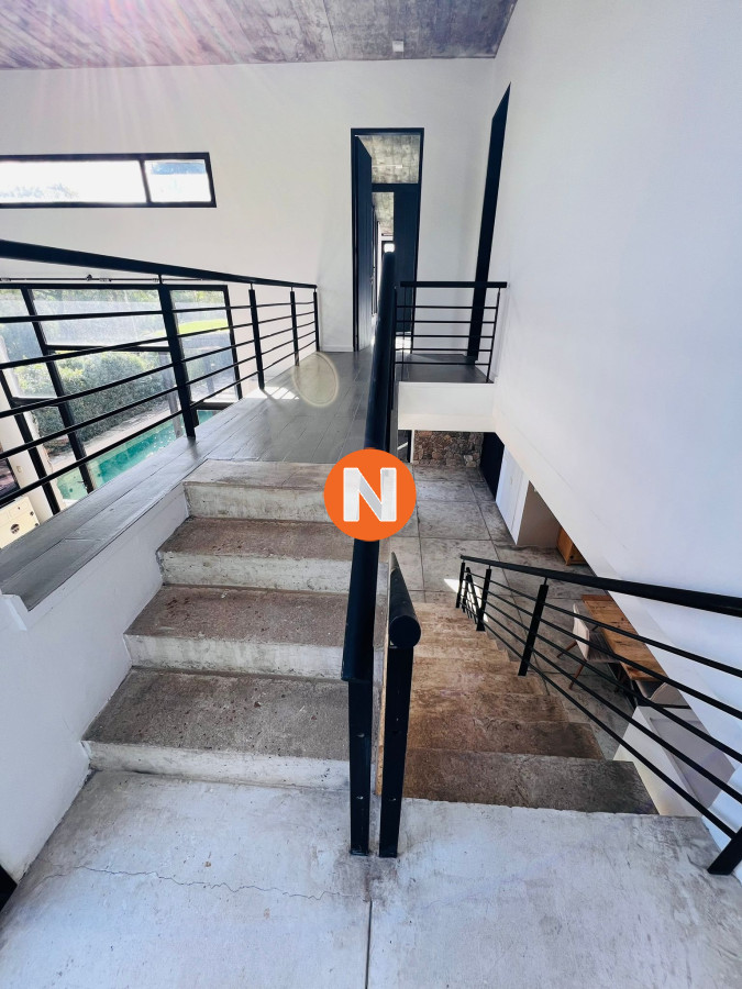 Casa Ref.221128 - Casa moderna en venta de 4 dormitorios en suite -Barrio Cerrado La Arbolada- Punta del Este.