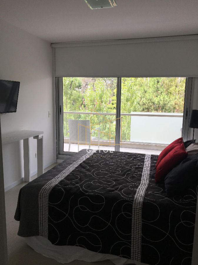 Apartamento ID.139 - Apartamento en venta con renta 2 dormitorios. Punta del Este
