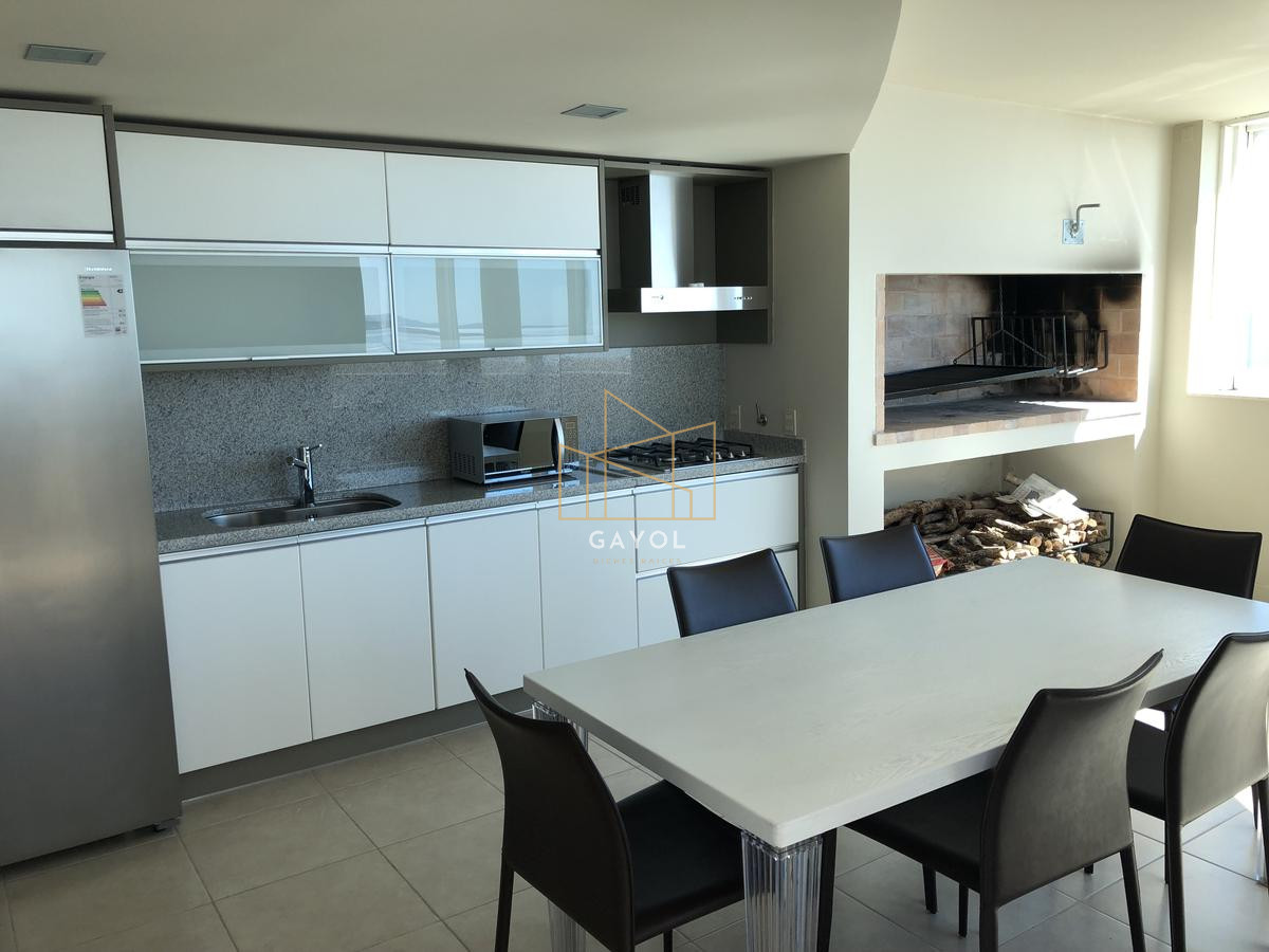 Apartamento ID.932 - Venta y alquiler anual exclusivo Pent House Aquarela  3 dormitorios y dep. 