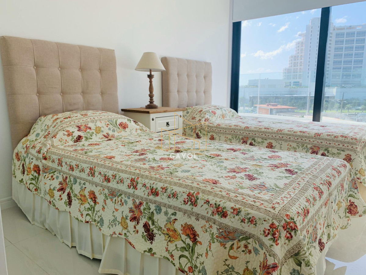 Apartamento ID.939 - Apartamento de 2 dormitorios en alquiler anual .